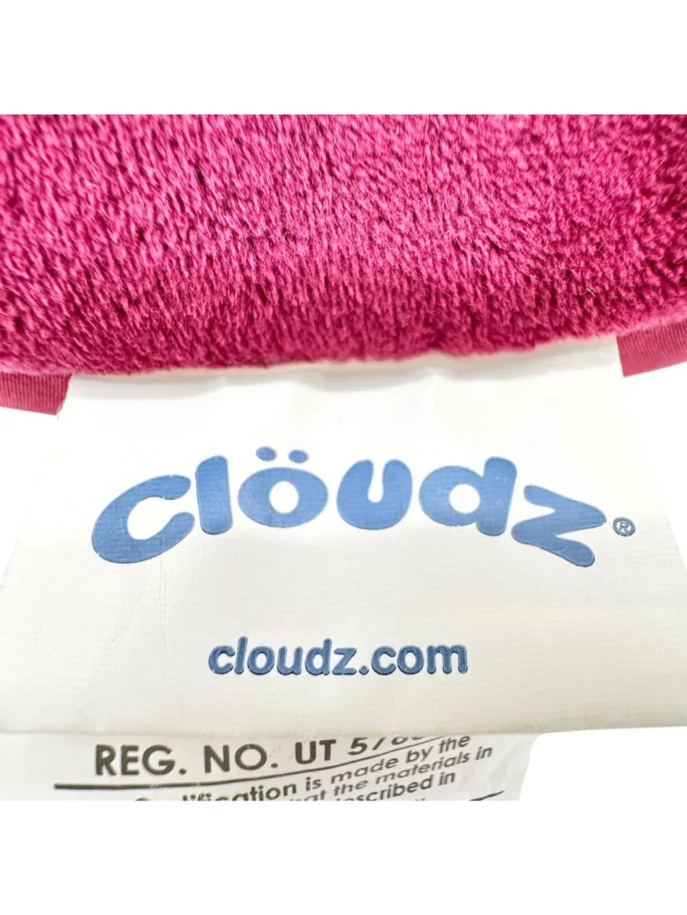 Cloudz Travel Neck Pillow Snap Closure Maroon Soft Plush Lightweight Bead Fill